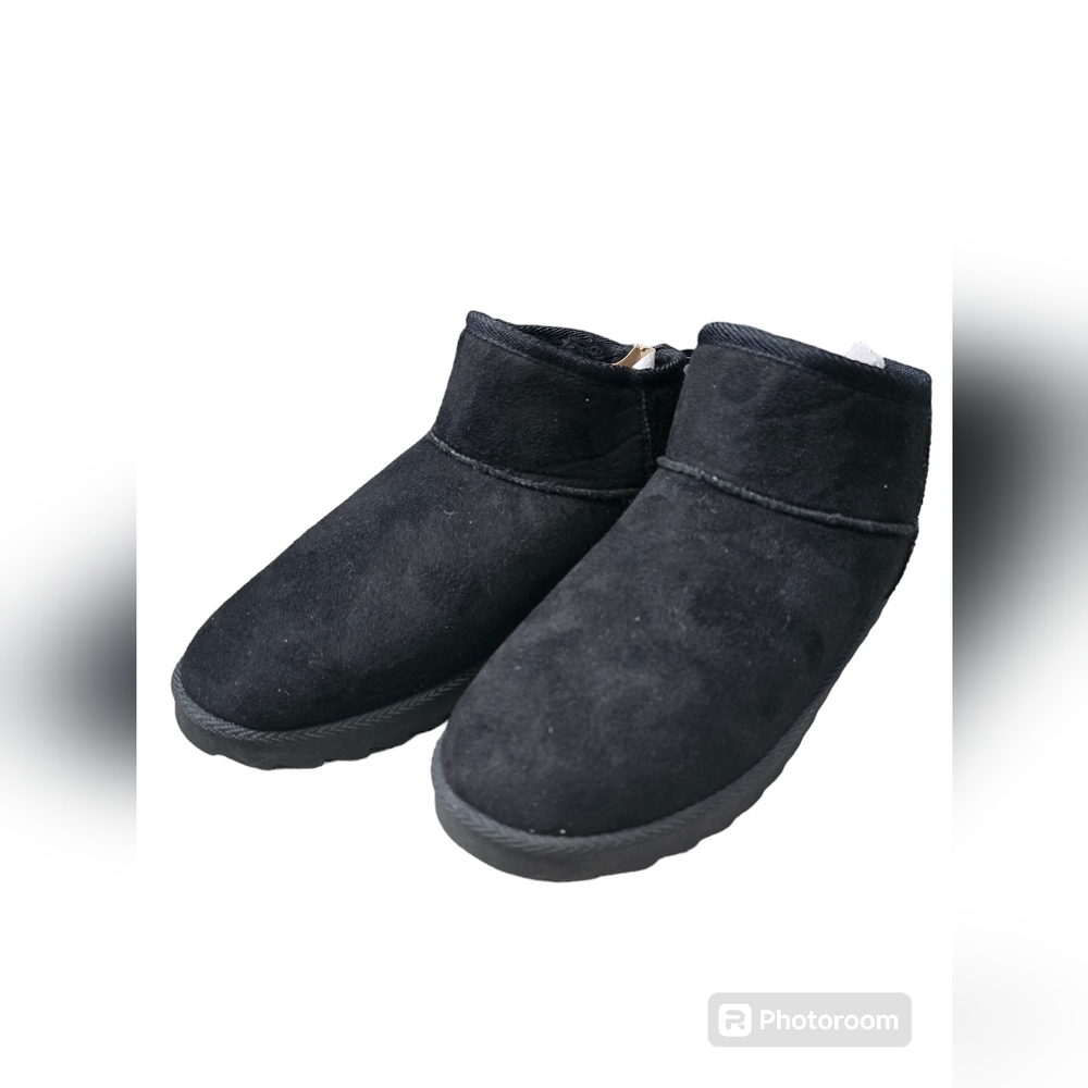 New With Tags Women’s Size 9/10 Just Be Black Faux Fur-Lined Boots Pull-On Cute